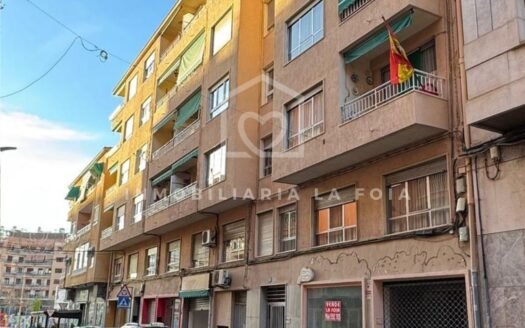 Local Comercial en Venta en Ibi 120m2 Zona Comercial | Ideal para Negocios