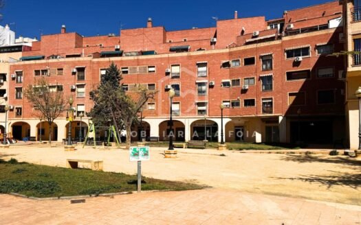 Piso en venta en Ibi con ascensor y trastero en Plaza Miguel Servet